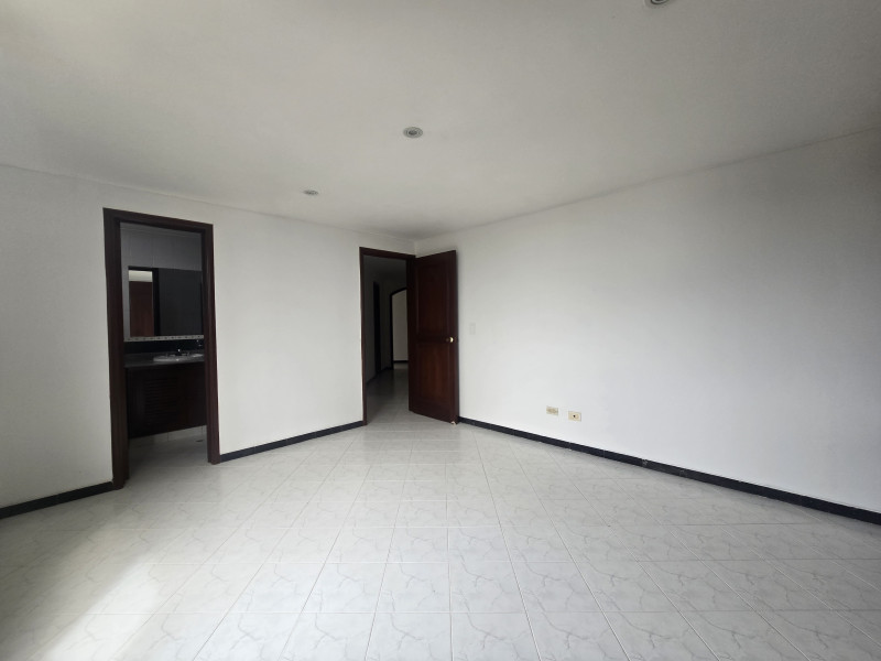 Apartamento En Venta - El Refugio, Cali