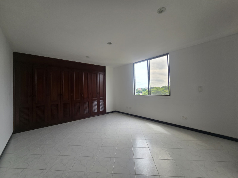 Apartamento En Venta - El Refugio, Cali