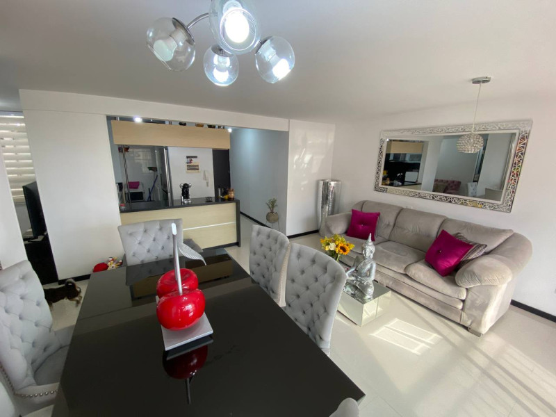 Apartamento En Venta - Ciudad Jardín, Cali