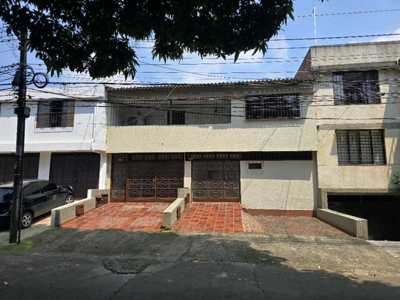 Casa En Venta - El Bosque, Cali