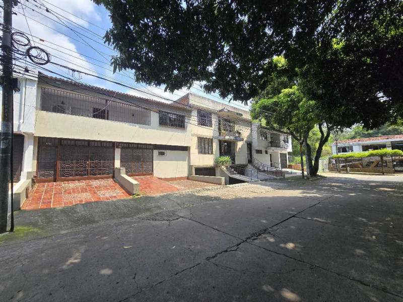 Casa En Venta - El Bosque, Cali