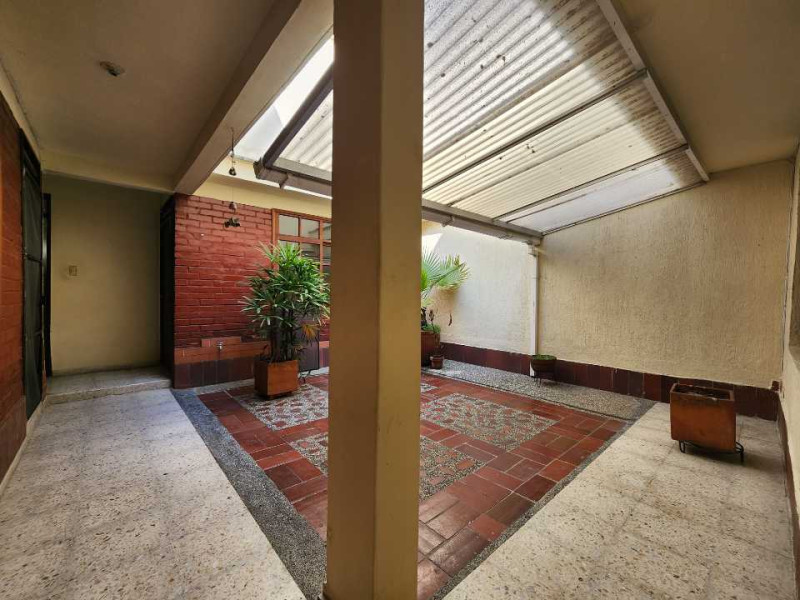 Casa En Venta - El Bosque, Cali