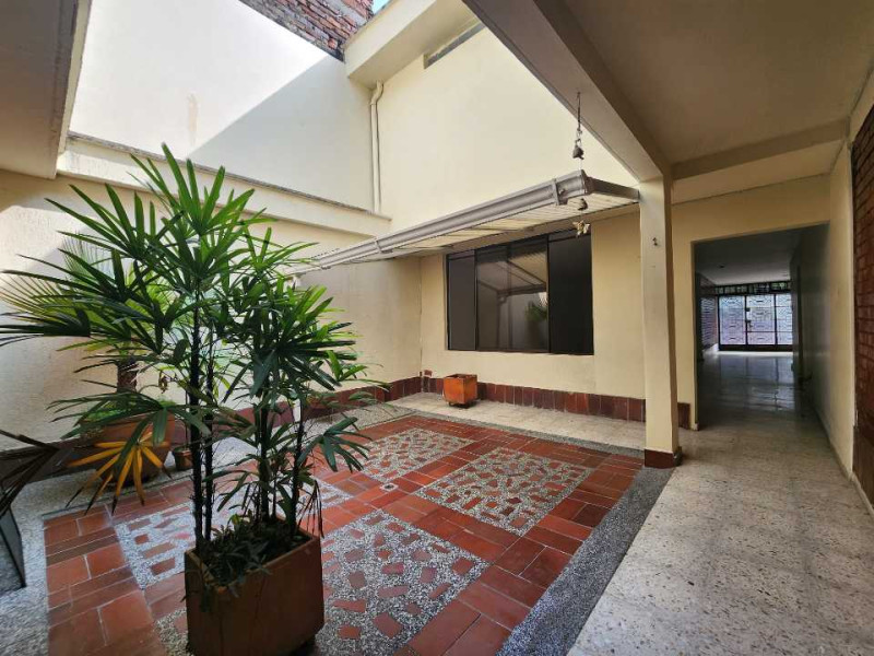 Casa En Venta - El Bosque, Cali