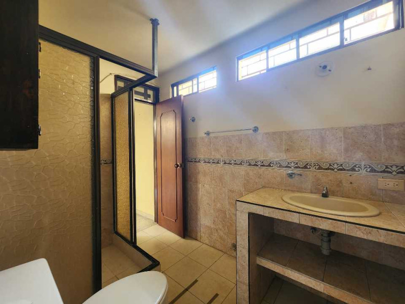 Casa En Venta - El Bosque, Cali