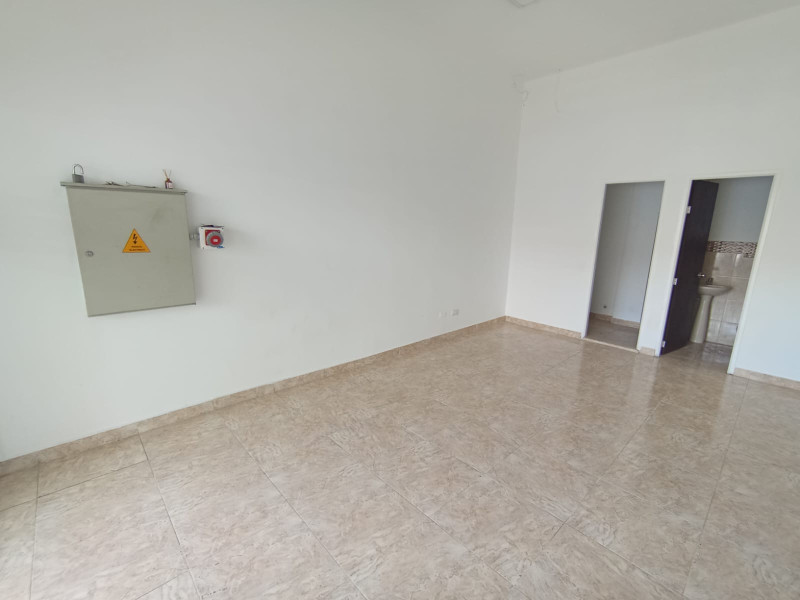 Bodega En Arriendo - Prados Del Norte, Cali