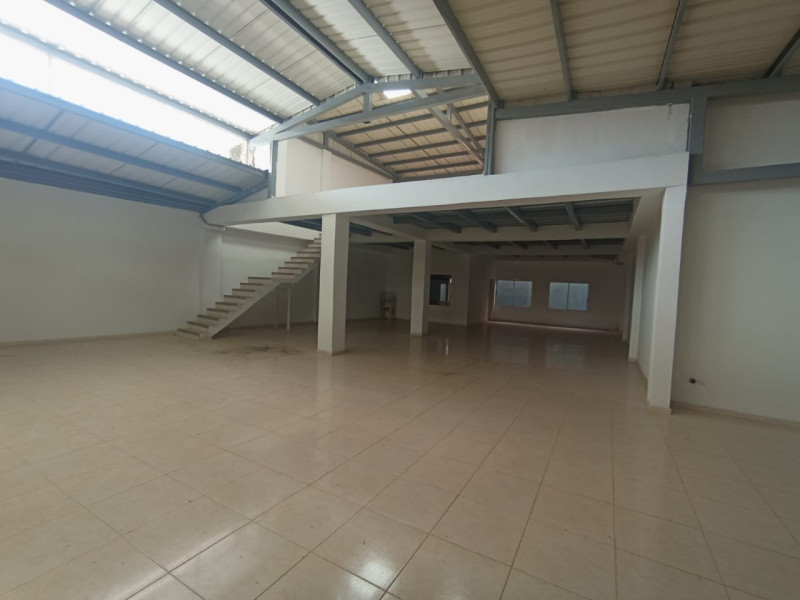 Bodega En Arriendo - Junín, Cali