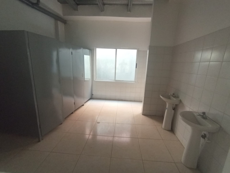 Bodega En Arriendo - Junín, Cali