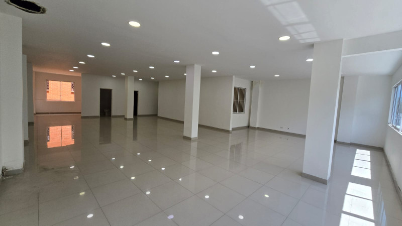 Edificio En Arriendo - Ciudad Jardín, Cali