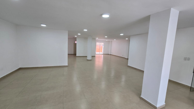 Edificio En Arriendo - Ciudad Jardín, Cali