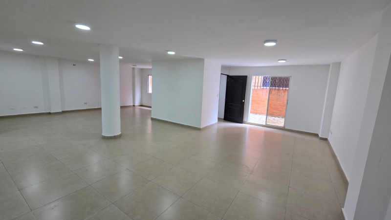 Edificio En Arriendo - Ciudad Jardín, Cali