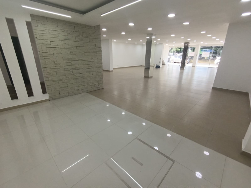 Edificio En Arriendo - Ciudad Jardín, Cali