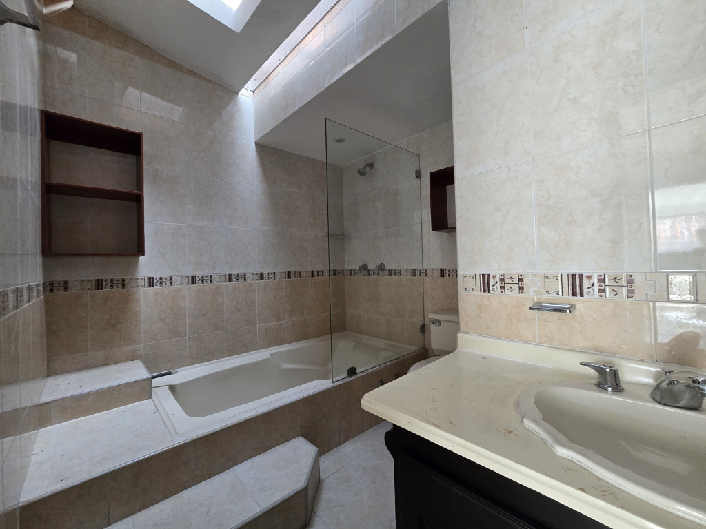 Casa En Venta - Prados Del Norte, Cali