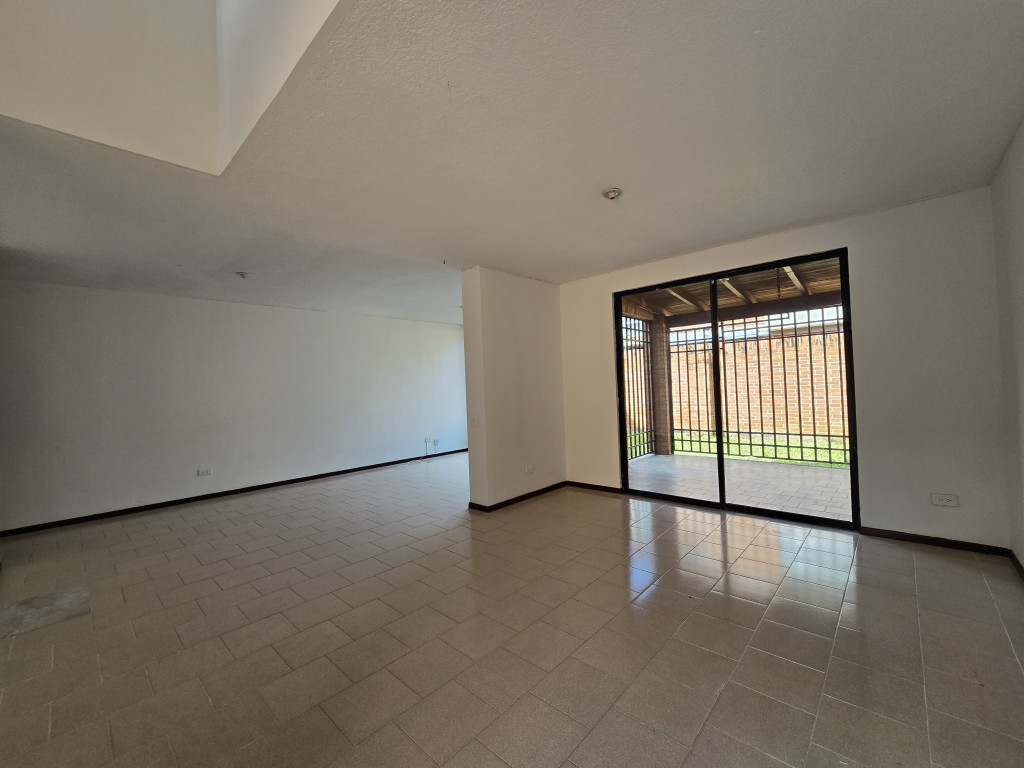 Casa En Venta - Urbanización San Joaquin, Cali