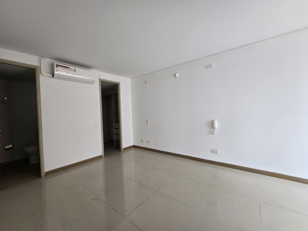 Apartamento En Venta - Urbanización La Flora, Cali