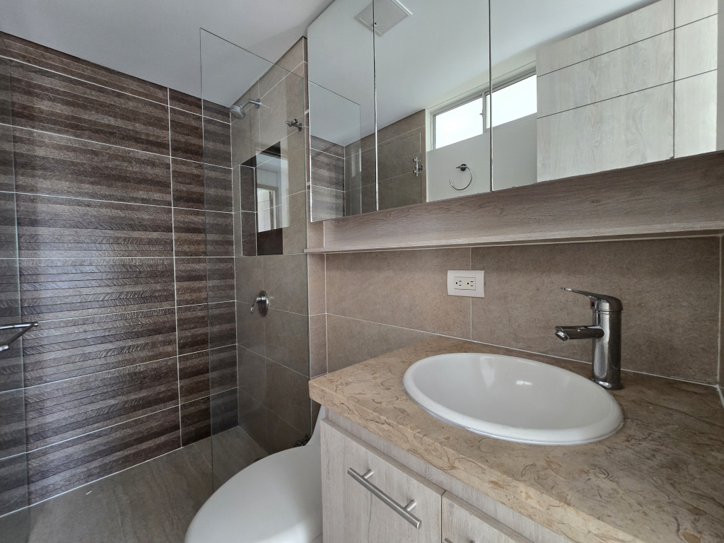 Apartamento En Venta - Urbanización La Flora, Cali