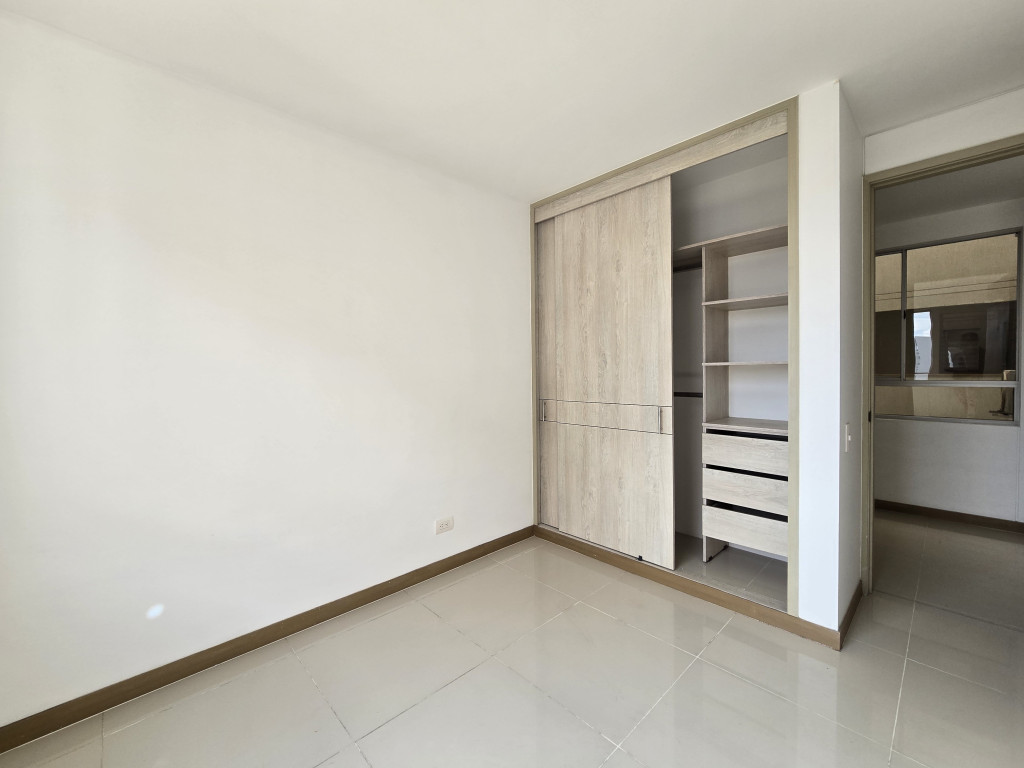 Apartamento En Venta - Urbanización La Flora, Cali