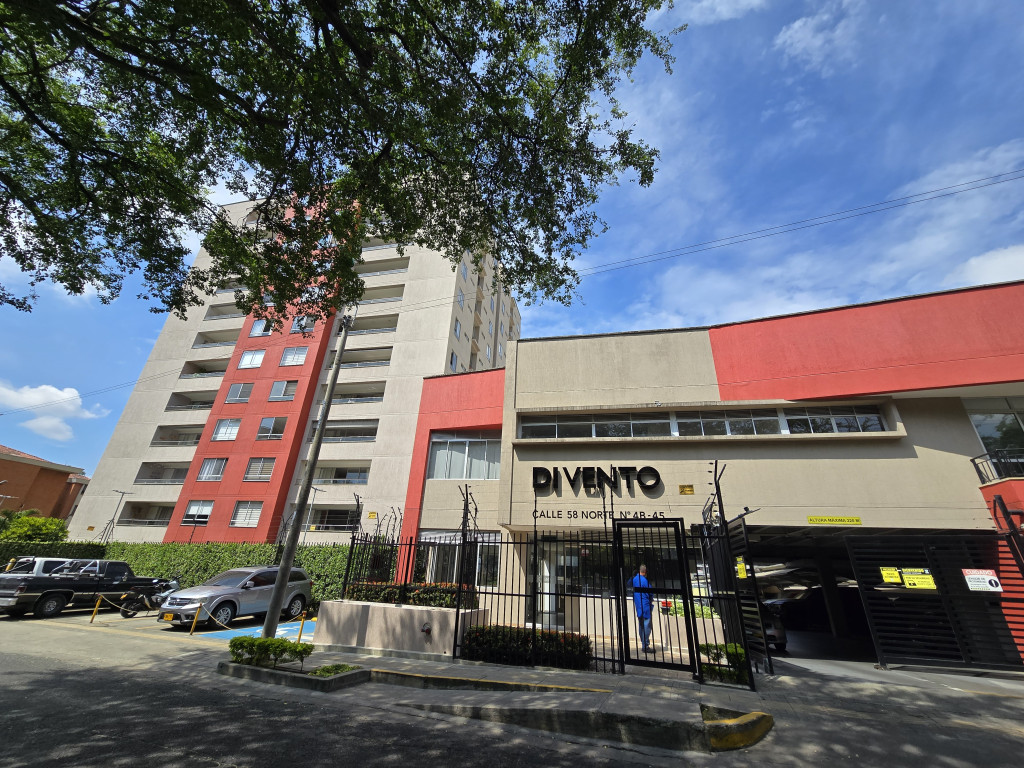 Apartamento En Venta - Urbanización La Flora, Cali