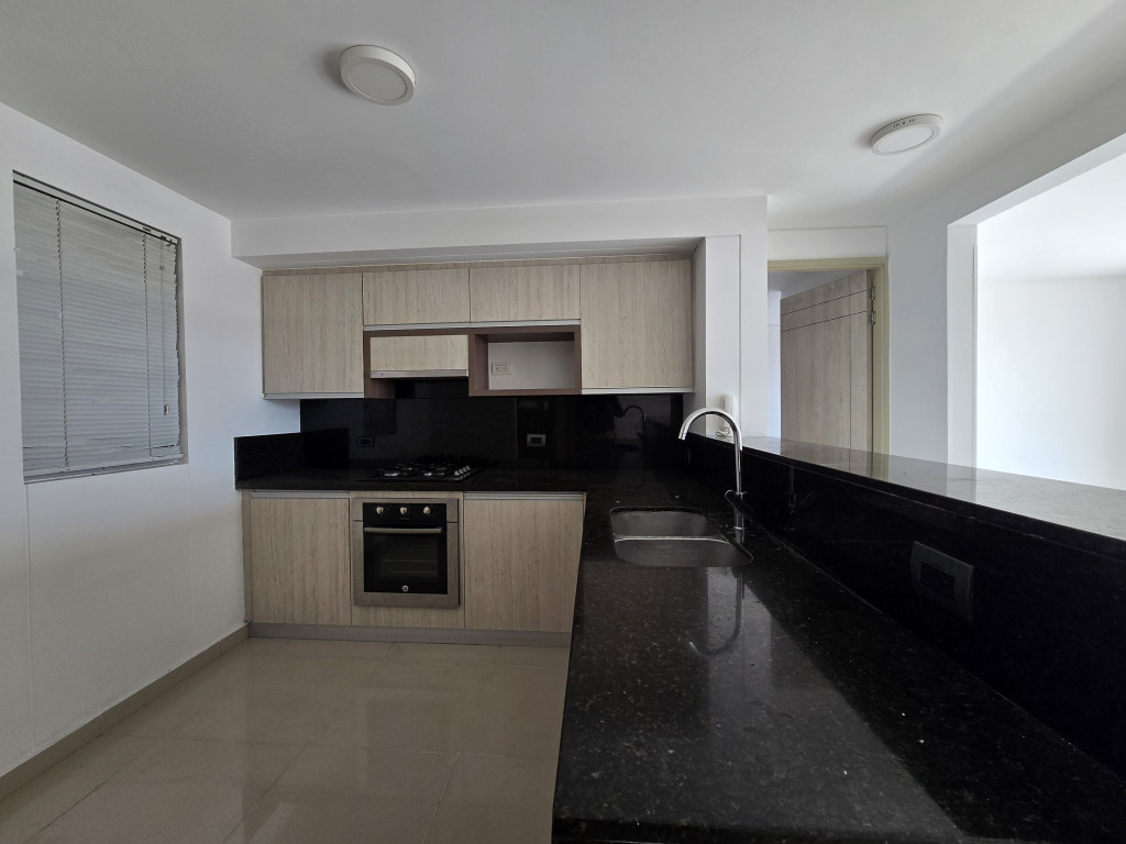 Apartamento En Venta - Urbanización La Flora, Cali