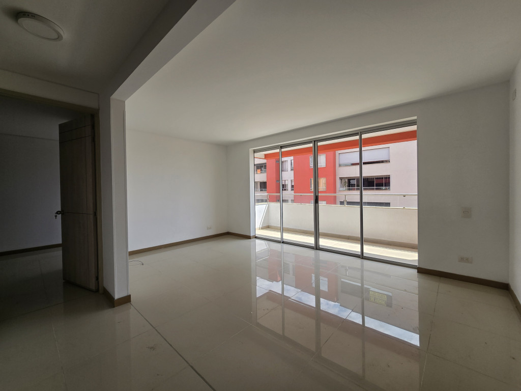 Apartamento En Venta - Urbanización La Flora, Cali