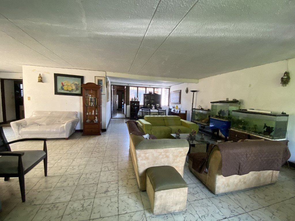 Casa En Venta - Urbanización La Flora, Cali