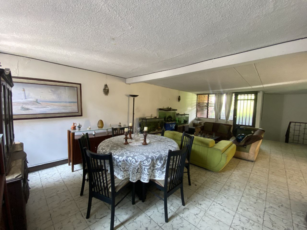 Casa En Venta - Urbanización La Flora, Cali