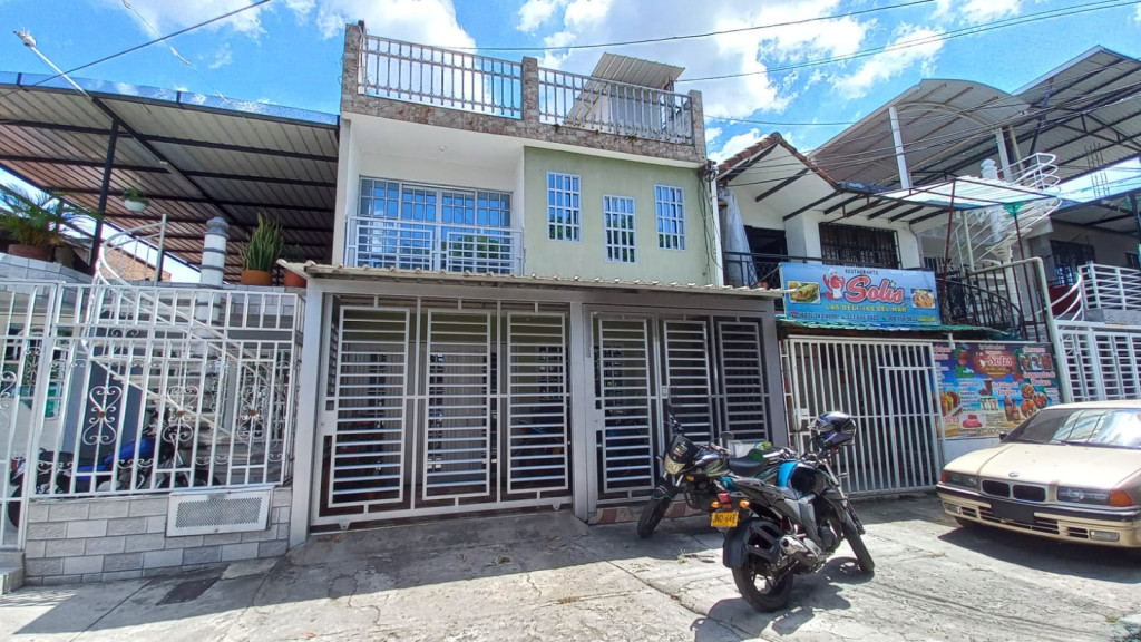 Casa En Arriendo - El Trébol, Cali