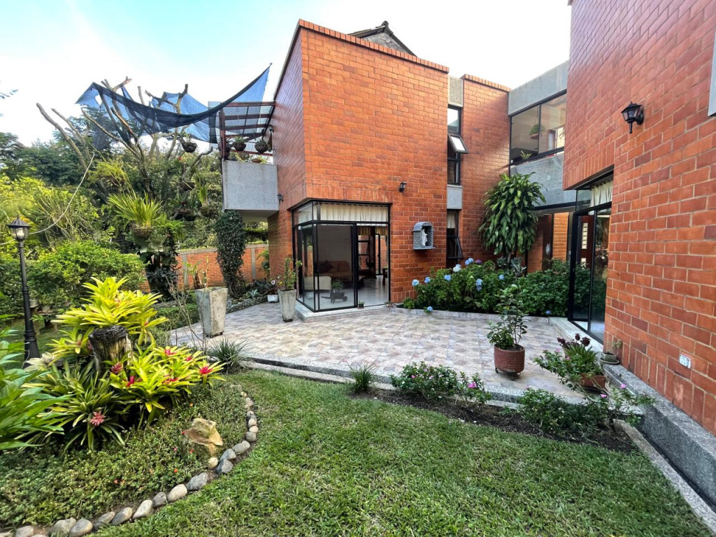 Casa En Arriendo - Ciudad Jardín, Cali
