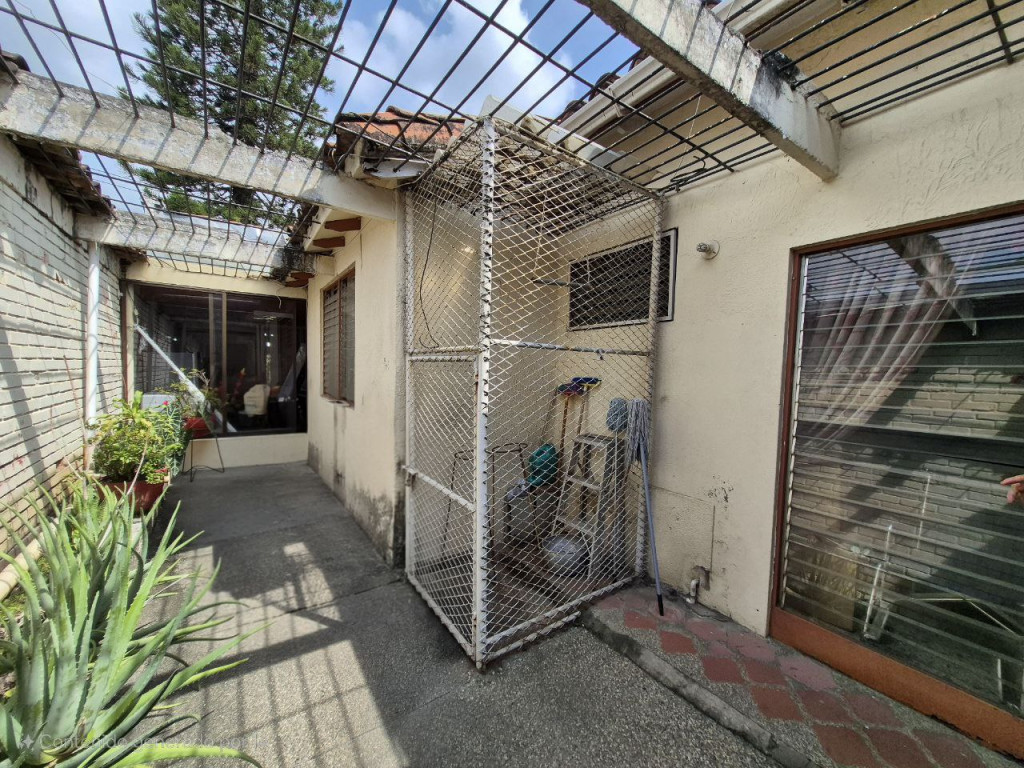 Casa En Venta - Urbanización La Flora, Cali