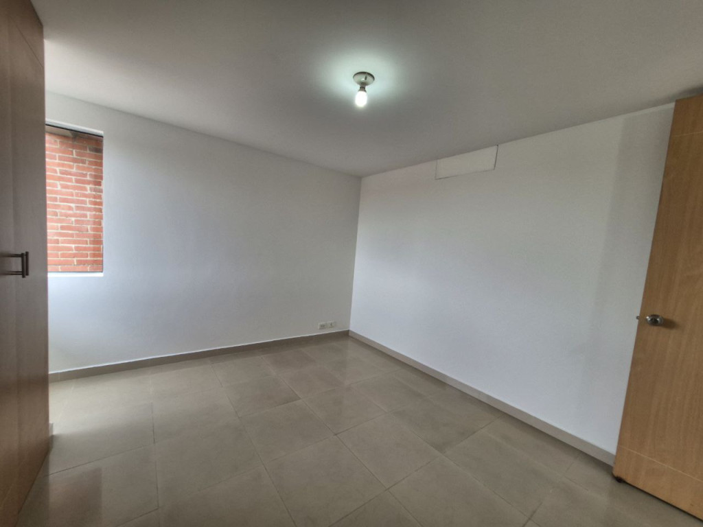 Apartamento En Venta - Urbanización La Flora, Cali