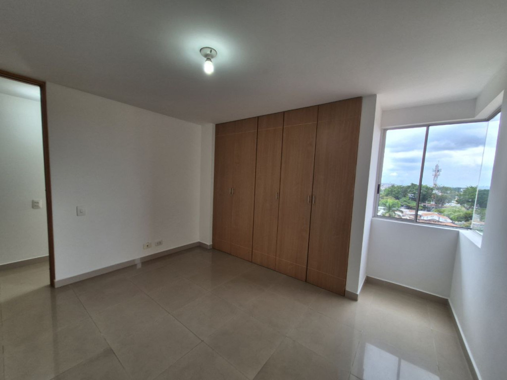 Apartamento En Venta - Urbanización La Flora, Cali