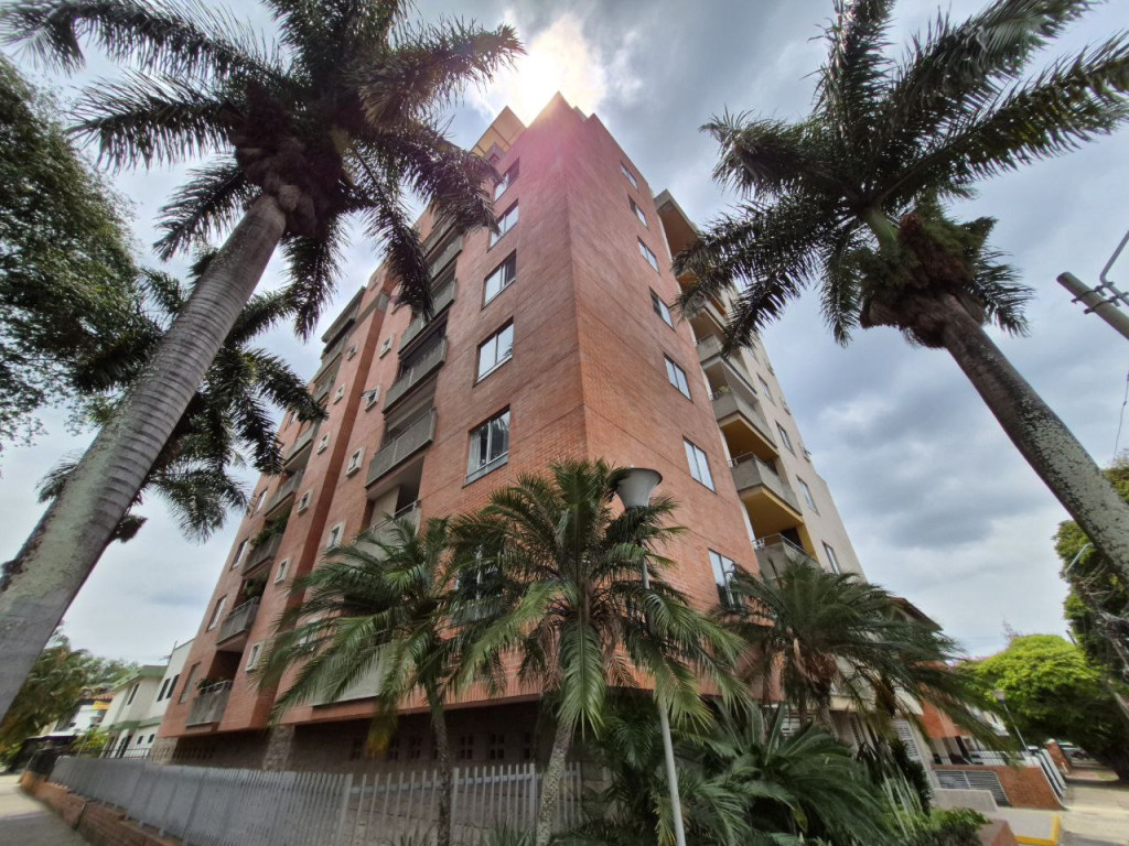 Apartamento En Venta - Urbanización La Flora, Cali