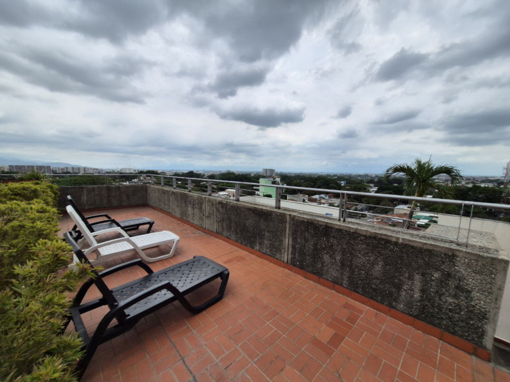 Apartamento En Venta - Urbanización La Flora, Cali