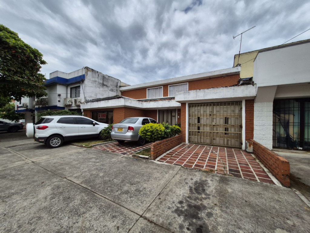 Casa En Venta - Urbanización La Flora, Cali