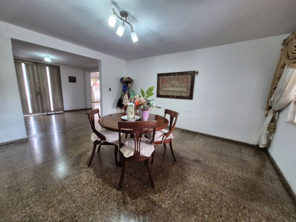 Casa En Venta - Urbanización La Flora, Cali