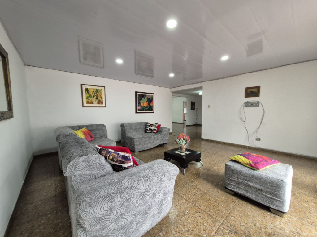 Casa En Venta - Urbanización La Flora, Cali