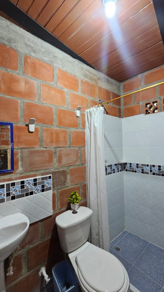 Casa En Arriendo - La Buitrera, Cali