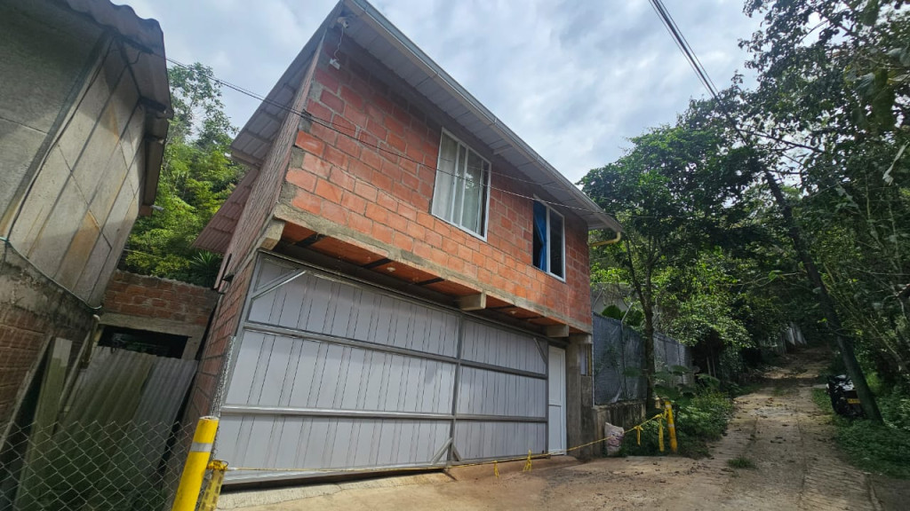 Casa En Arriendo - La Buitrera, Cali