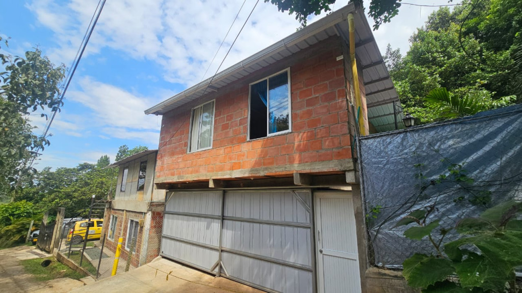 Casa En Arriendo - La Buitrera, Cali