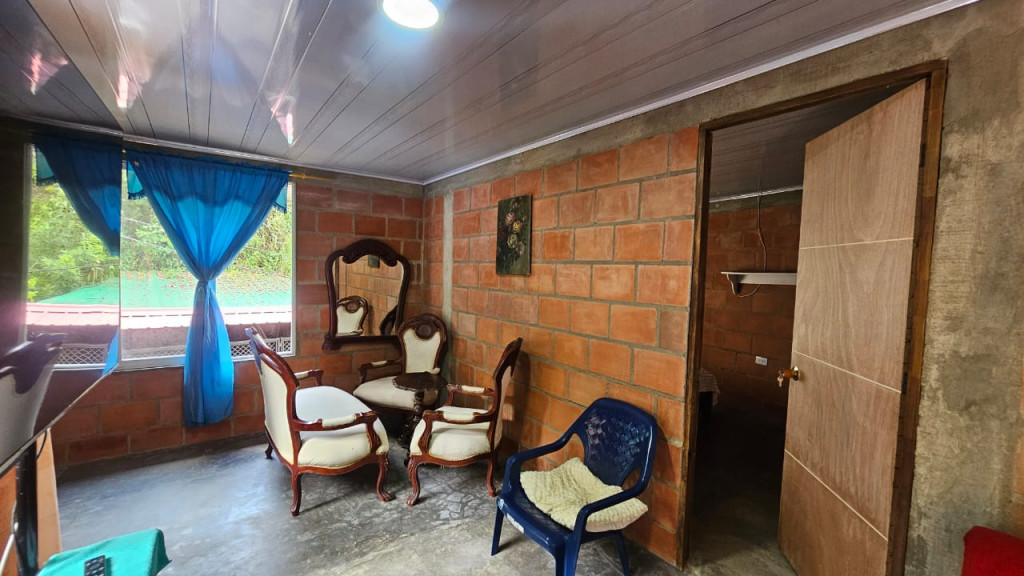 Casa En Arriendo - La Buitrera, Cali