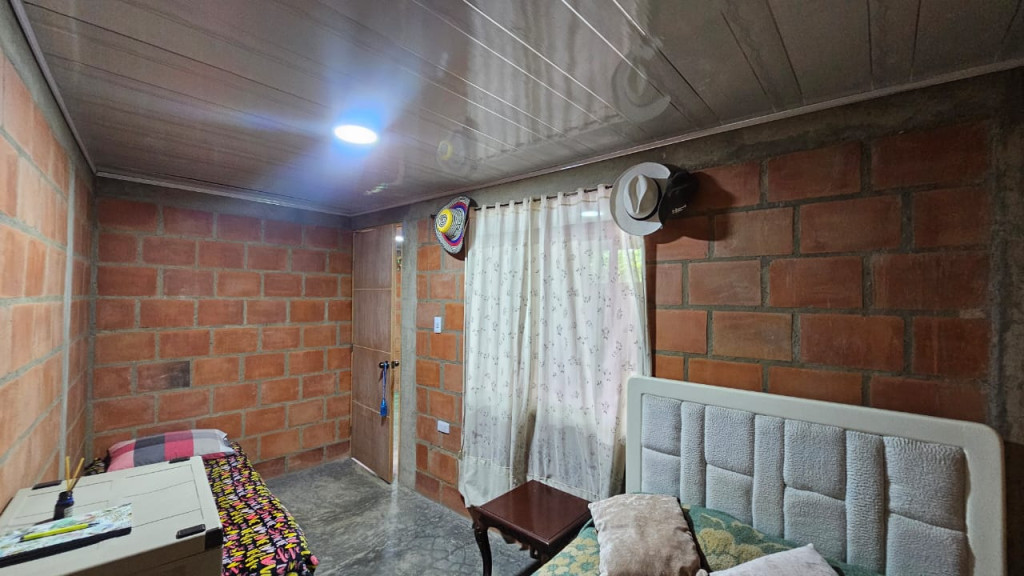 Casa En Arriendo - La Buitrera, Cali