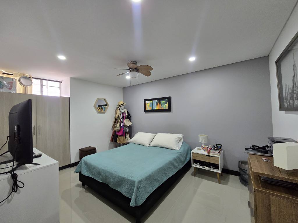 Apartamento En Venta - Urbanización La Flora, Cali