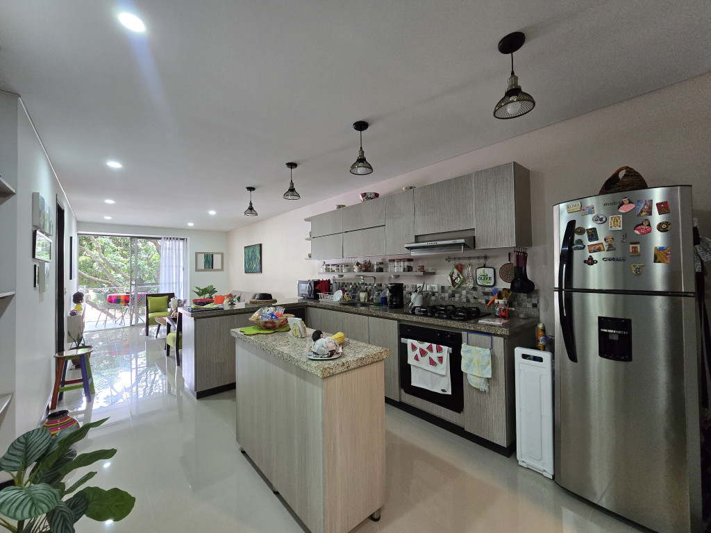 Apartamento En Venta - Urbanización La Flora, Cali