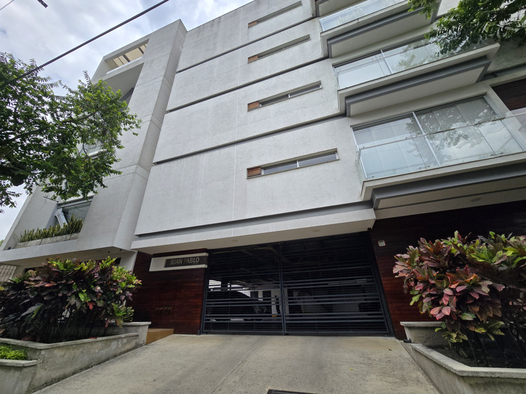 Apartamento En Venta - Urbanización La Flora, Cali