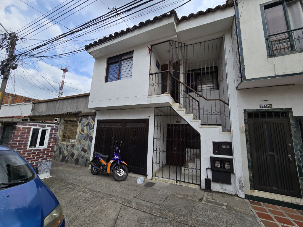 Casa En Venta - Junín, Cali