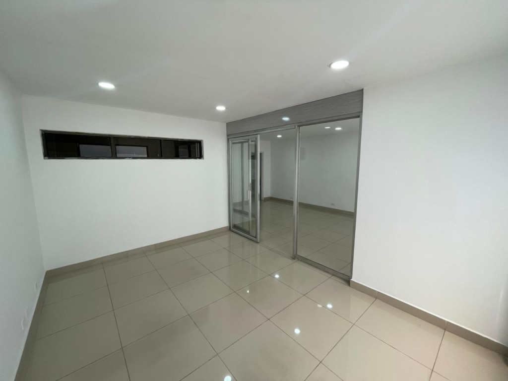 Local En Arriendo - Versalles, Cali