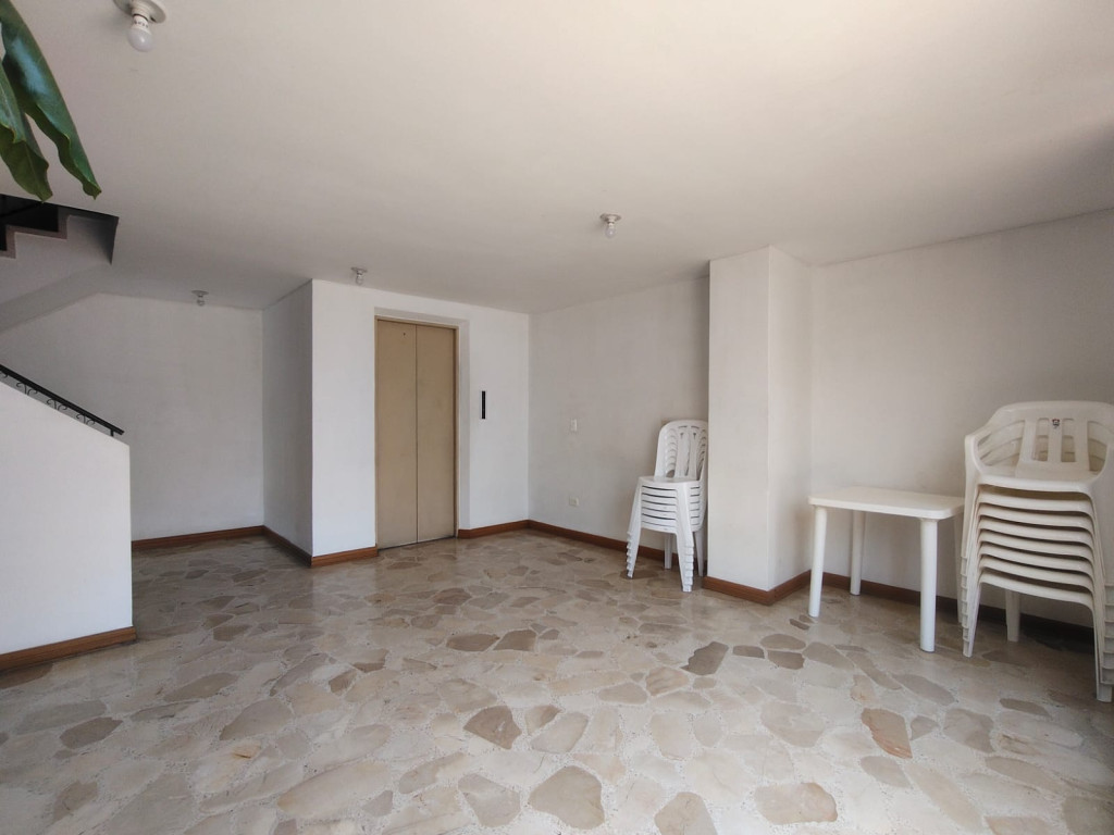 Apartamento En Venta - Santa Teresita, Cali