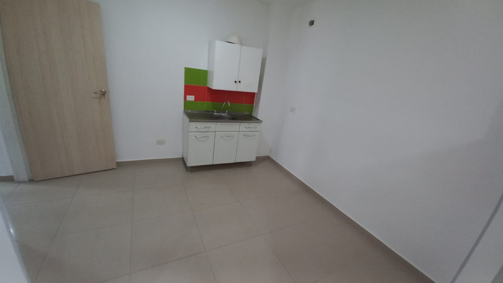 Local En Arriendo - Champagñat, Cali