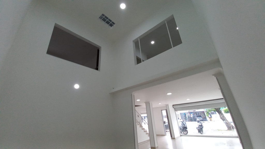 Local En Arriendo - Champagñat, Cali