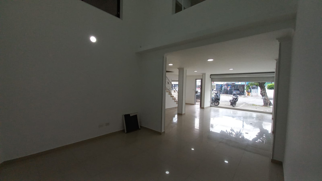 Local En Arriendo - Champagñat, Cali