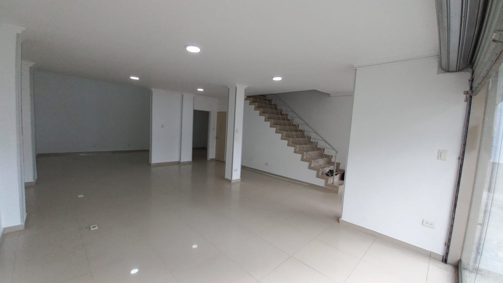 Local En Arriendo - Champagñat, Cali